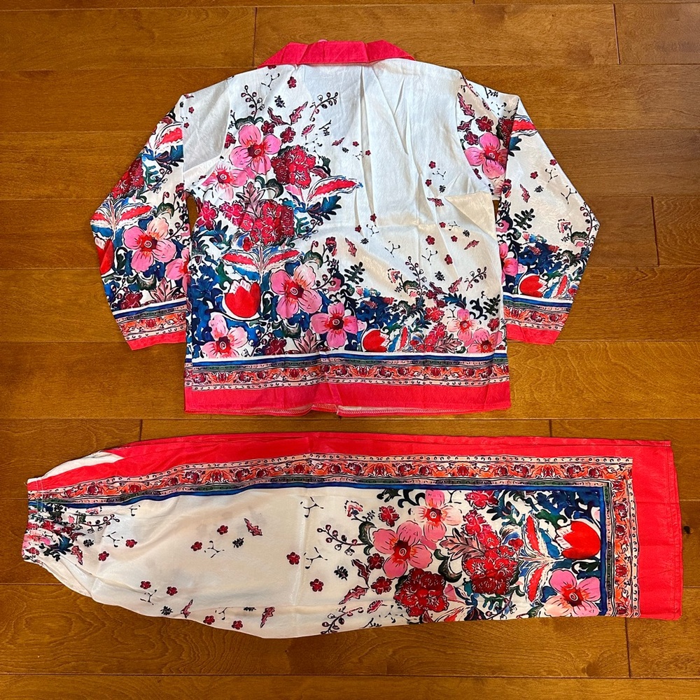 Florals printed scratched silks pajamas set